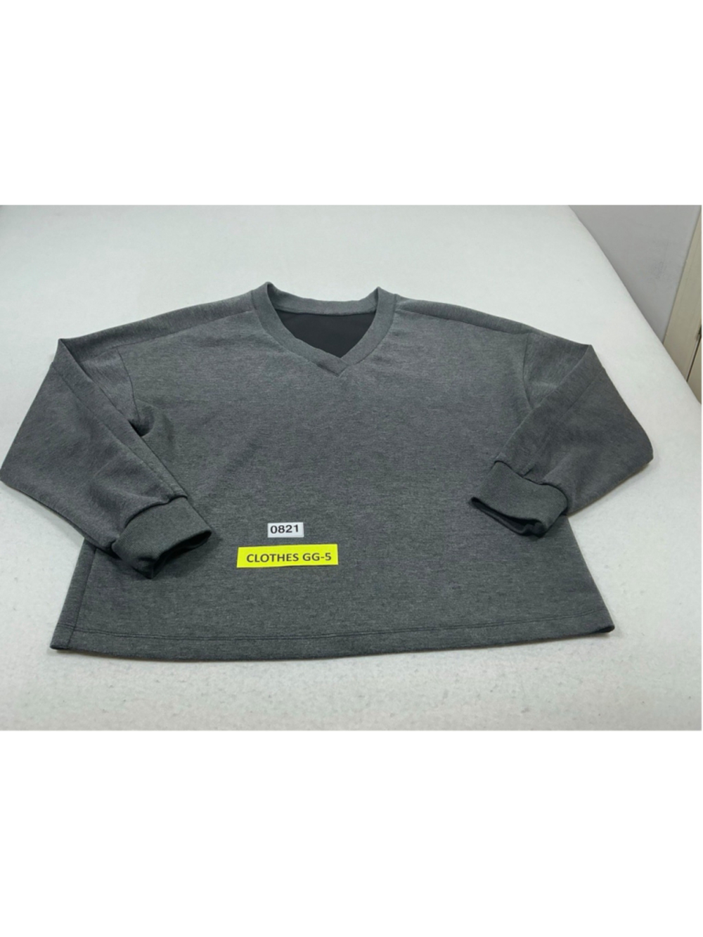 Mens Gray Solid V-Neck Long Sleeve Pullover Knit Sweater Size XL Regular